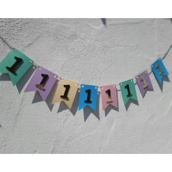 Wunderschöne Girlande zum ersten Geburtstag in Pastellfarben mit goldenen Zahlen 1. Geburtstag Wild One