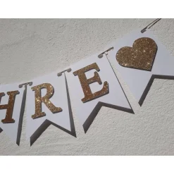 Wunderschöne Girlande zur Goldenen Hochzeit in Weiß und Gold