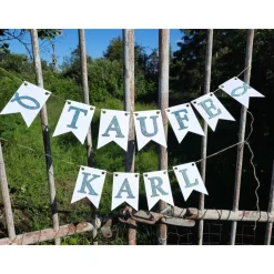 Wunderschöne Girlande zur Taufe mit Glitzereffekt personalisiert mit dem Namen des Taufkindes Namensgirlande in Hellblau