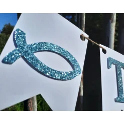 Wunderschöne Girlande zur Taufe mit Glitzereffekt personalisiert mit dem Namen des Taufkindes Namensgirlande in Hellblau