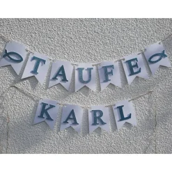 Wunderschöne Girlande zur Taufe mit Glitzereffekt personalisiert mit dem Namen des Taufkindes Namensgirlande in Hellblau