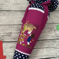 wunderschöne Schultüte aus Stoff in Beere & Dunkelblau mit Pferd & Mädchen