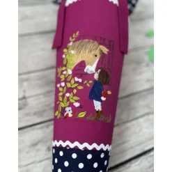wunderschöne Schultüte aus Stoff in Beere & Dunkelblau mit Pferd & Mädchen