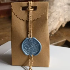 Wundertüten mit handgemachten Holzartikeln: Schlüsselanhänger, Deko, Flaschenöffner – liebevoll verpackt & versendet