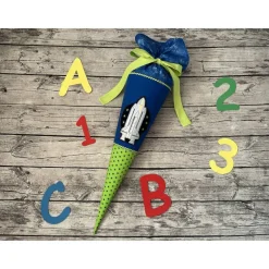 wundervolle Schultüte/Zuckertüte in Blau & Grün mit Raumschiff Rakete Holo-Effekt