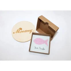 Wunscherfüller zur Taufe  aus weißem Filz mit Fisch-Applikation - Geldgeschenk oder Gutscheinverpackung in Geschenkbox