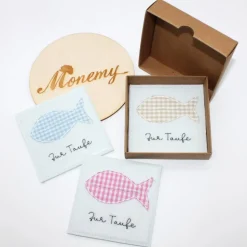 Wunscherfüller zur Taufe  aus weißem Filz mit Fisch-Applikation - Geldgeschenk oder Gutscheinverpackung in Geschenkbox