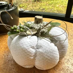 XL Deko Kürbis aus antikem Leinen – Handgemachte Herbstdeko mit Naturakzenten