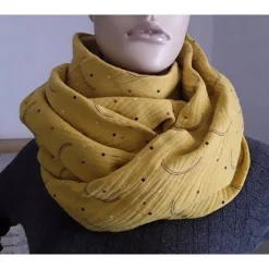 XXL Dreiecktuch  / Musselin Double Gauze / Senfgelb mit Regenbögen / Schaltuch / Halstuch/ Wickelschal/ Loop