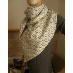 XXL Dreiecktuch mit großer Öse / Musselin Double Gauze glatt /  Zik Zak old Green / Schaltuch / Halstuch/ Wickelschal