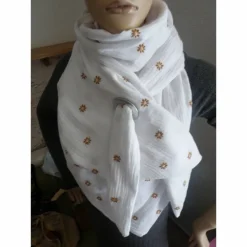 XXL Dreiecktuch  mit großer Öse / Musselin Double Gauze Weiß mit kleinn Blümchen/ Schaltuch / Halstuch/ Wickelschal