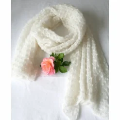 Zarte Brautstola aus Mohair ivory, Hochzeitsschal elfenbeinweiß, Lace-Tuch  für die Braut, Umschlagtuch Hochzeit