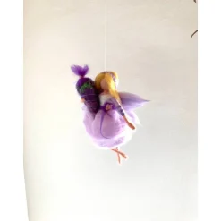 zartlila gefilzte Schultütenfee