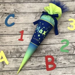 zauberhafte Schultüte mit Name und Sternen nach Wunsch
