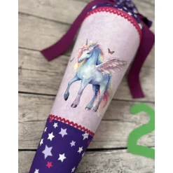 zauberhafte Schultüte Zuckertüte in Lila & Flieder mit Pegasus Einhorn & Sternen