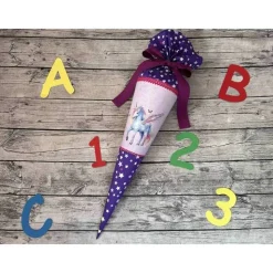 zauberhafte Schultüte Zuckertüte in Lila & Flieder mit Pegasus Einhorn & Sternen