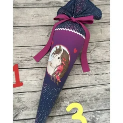 zauberhafte Schultüte Zuckertüte Dunkelblau Beere Lila mit Pferdekopf