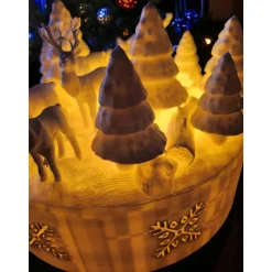 Zauberhafte Winterwelt: 3D-gedrucktes Diorama mit Rentieren und Tannenwald (mit/ohne LED-Licht)