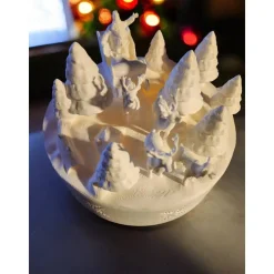 Zauberhafte Winterwelt: 3D-gedrucktes Diorama mit Rentieren und Tannenwald (mit/ohne LED-Licht)