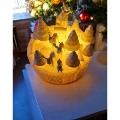 Zauberhafte Winterwelt: 3D-gedrucktes Diorama mit Rentieren und Tannenwald (mit/ohne LED-Licht)