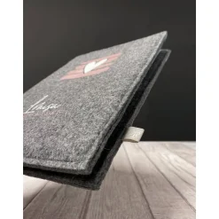 Zeugnismappe aus Filz *Herz* | personalisiert mit Namen und Farbe