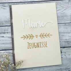 Zeugnismappe personalisiert aus Holz | Geschenk zum Schulstart | Zeugnisordner mit Namen | Einschulungsgeschenk