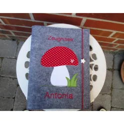 Zeugnissmappe / Zeugnisshülle aus Filz "Fliegenpilz"