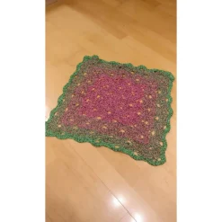 Zierdecke, Tischdeckchen, handgehäkelt, kräftiger Farbverlauf
