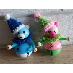 Zwei Bärchen mit Glöckchen zum Aufhängen - blau-weiß/ grün-rosa