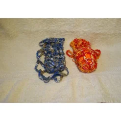 Zwei Ostereierschleudern, Eiernetze,Eierschleudern gehäkelt aus Polyacrylwolle für Osterbrauch