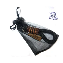 Zwei Schlüsselanhänger, Mr. und Mrs. zur Hochzeit, schwarz und altrosa, handgefertigt der Marke AlsterStruppi